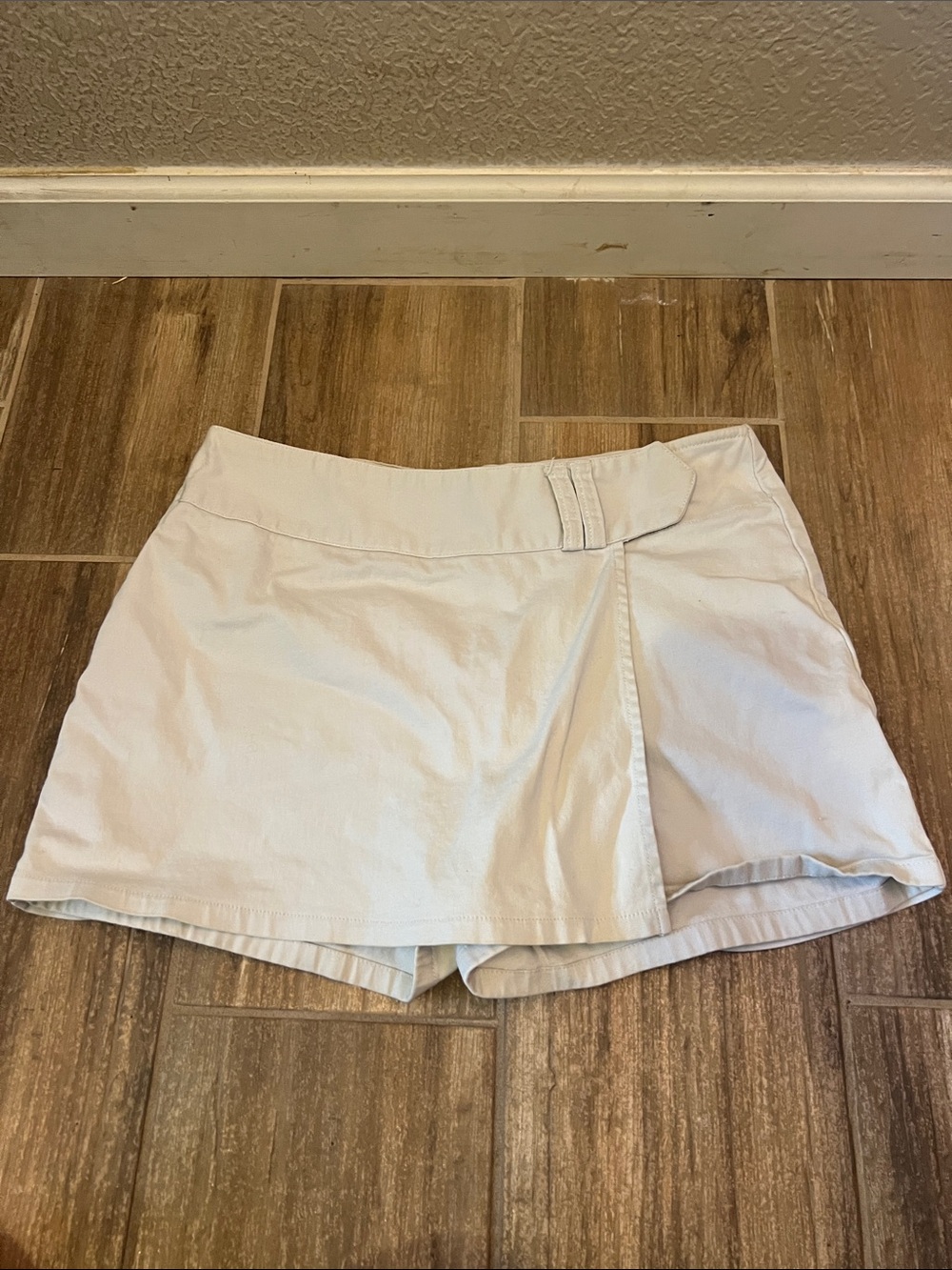 City street y2k Women's Cream Skort Shorts - Versatile Summer Bottoms sz 3 z11